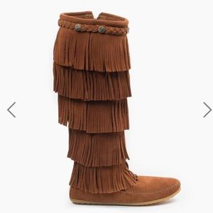 Minnetonka 5 Layer Fringe Boots